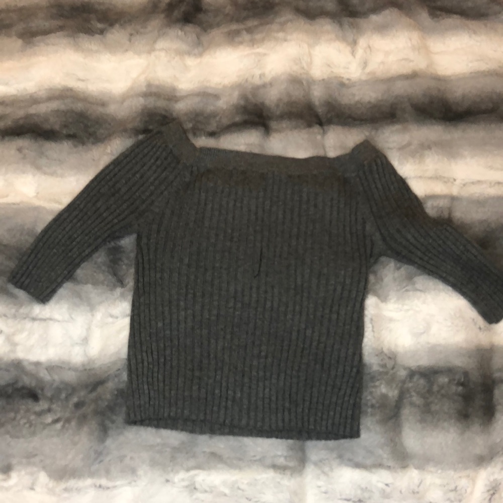 Crop grey sweater